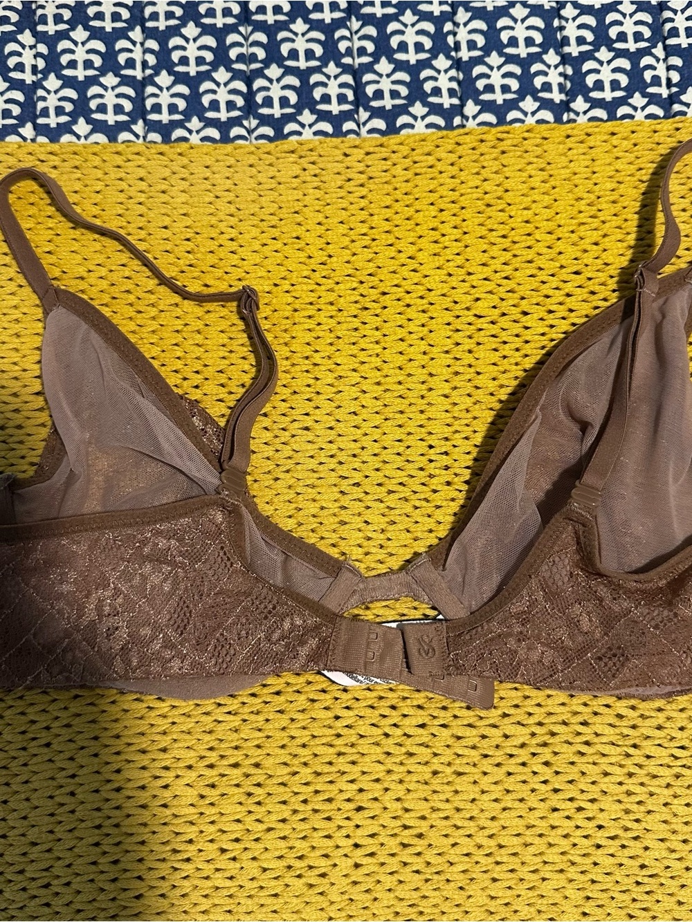 Victoria’s Secret Brown Lace Unlined Plunge Underwire Bra - Picture 4 of 7